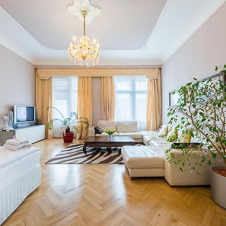 Wenceslas Square Apartment Прага Екстериор снимка